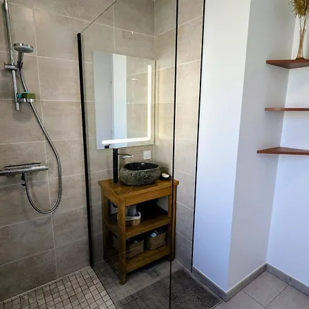 Сasa de vacaciones New House With Garden - Near *