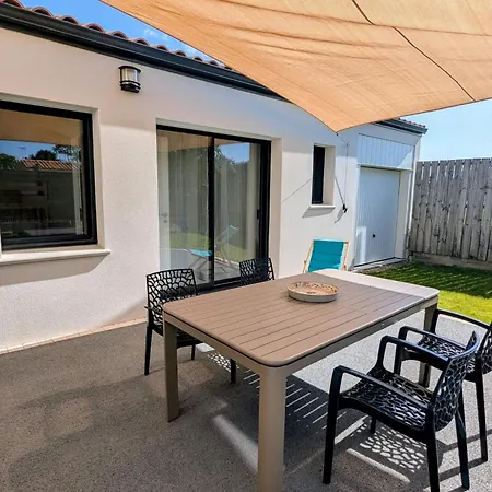 Holiday home New House With Garden - Near